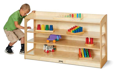 Storage unit with adjustable shelves